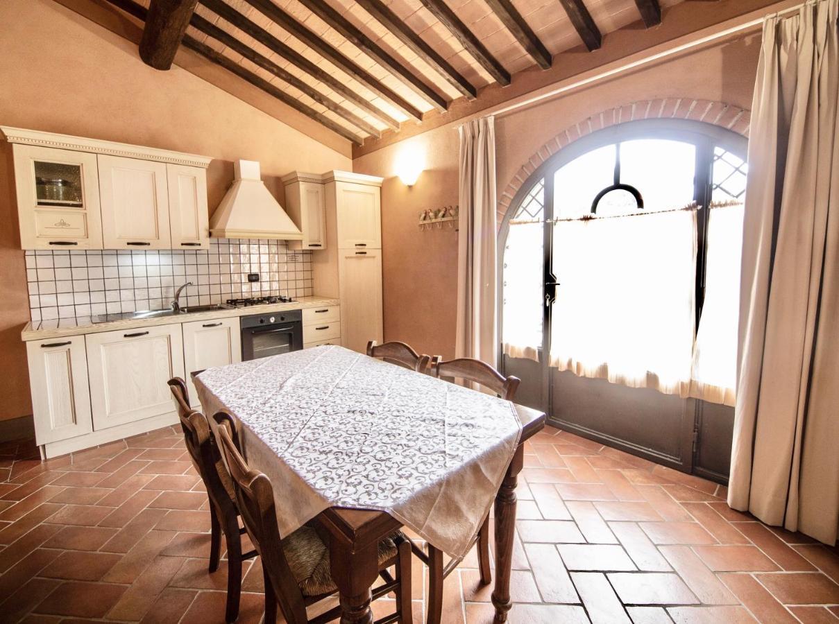 Apartments In Residence With Swimming Pool In Monteverdi Marittimo Bagian luar foto