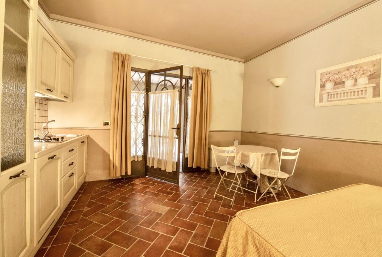Apartments In Residence With Swimming Pool In Monteverdi Marittimo Bagian luar foto
