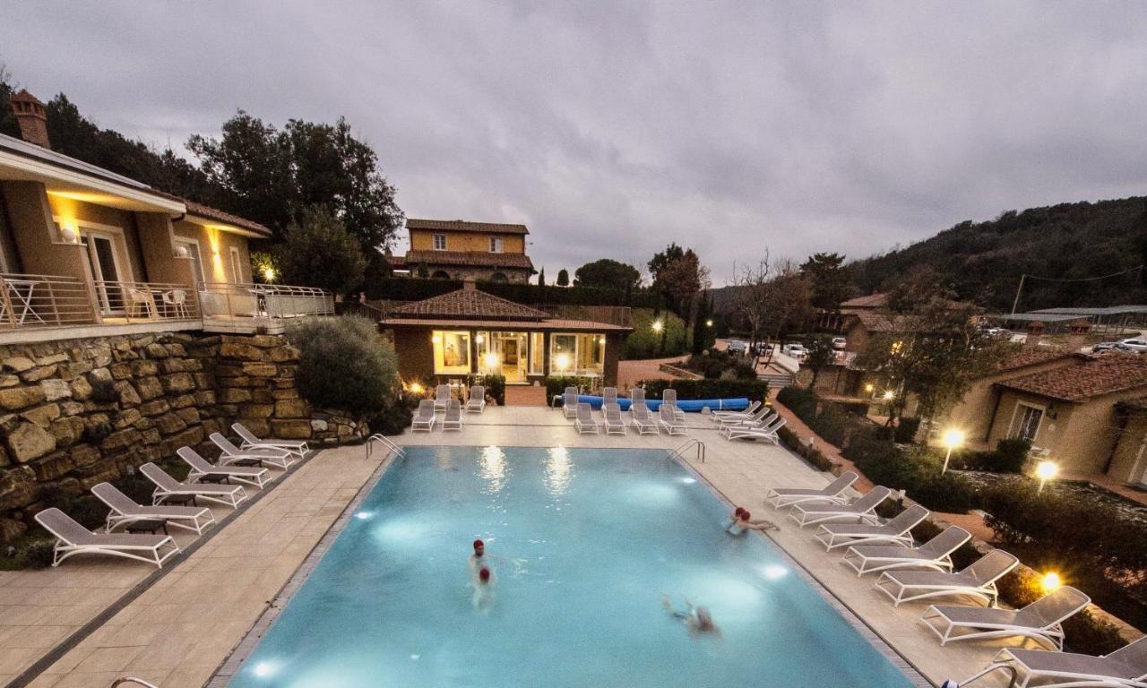 Apartments In Residence With Swimming Pool In Monteverdi Marittimo Bagian luar foto