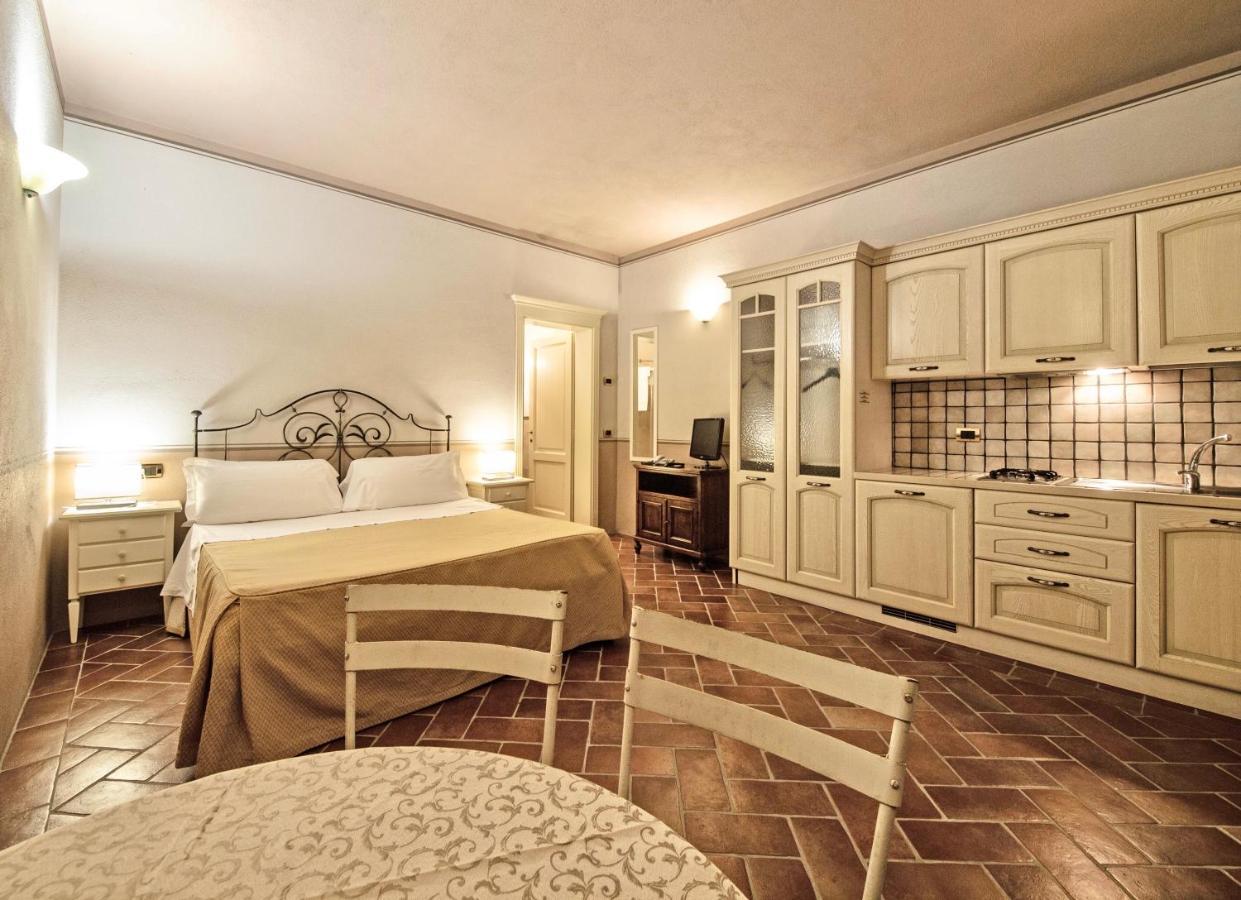 Apartments In Residence With Swimming Pool In Monteverdi Marittimo Bagian luar foto